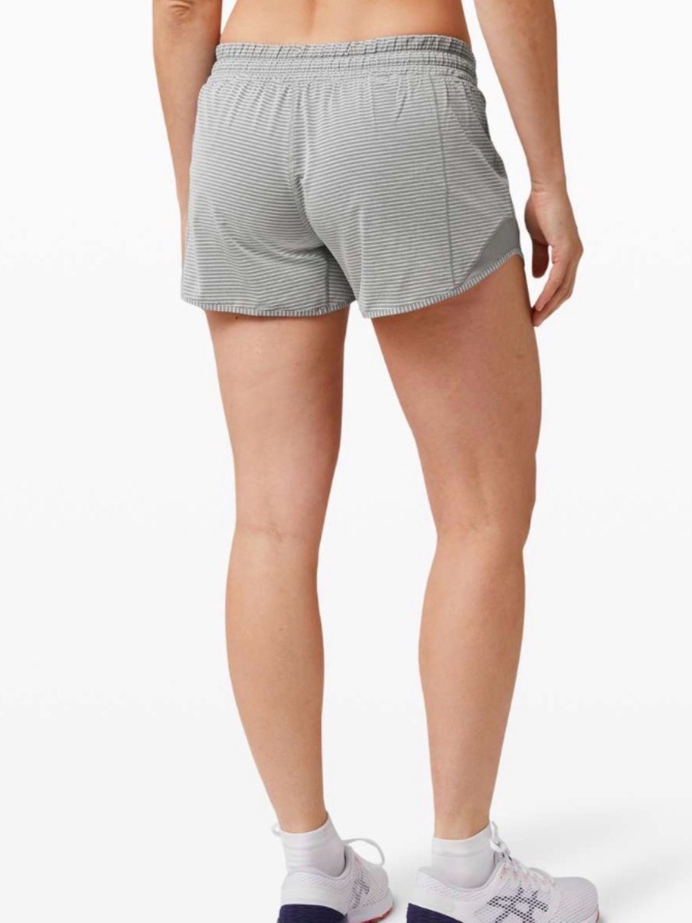 Lululemon Hotty Hot Short II Long 4” Gray Stripe Size 4